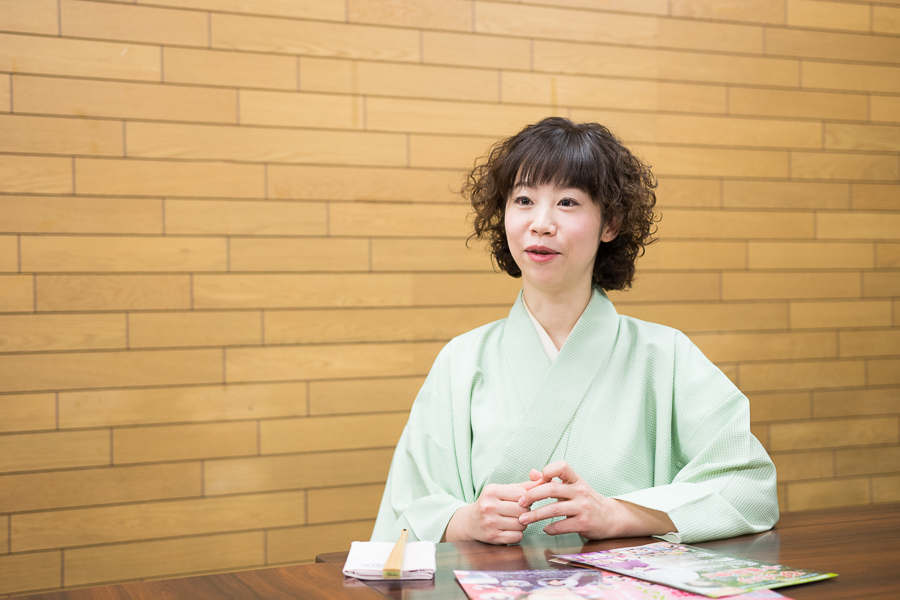 「誕生日にはミュージカルや宝塚に連れていって」と親にせがむような子だったそう。