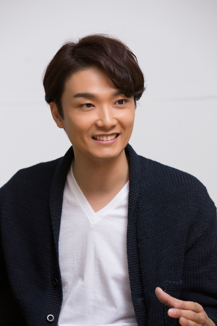 井上芳雄　撮影=加藤 孝