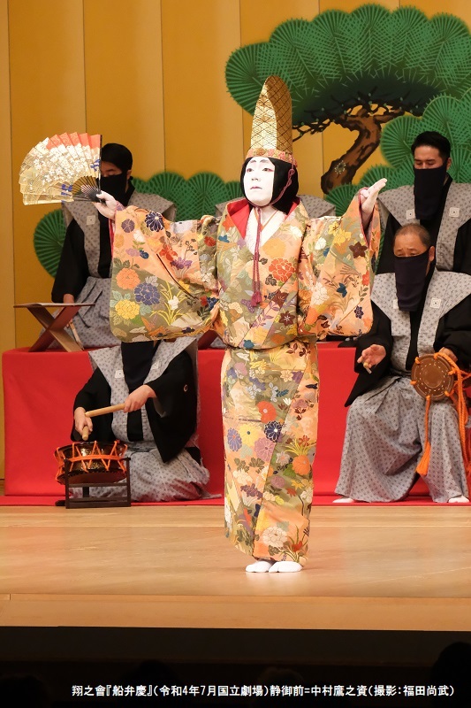 鷹之資が勉強会で上演した『船弁慶』静御前。富十郎が使った装束で舞台に立った。