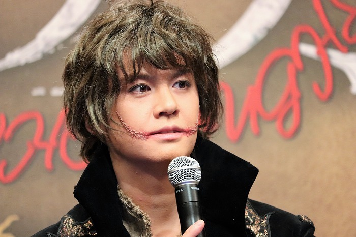 顔の傷メイク、見えますか？
