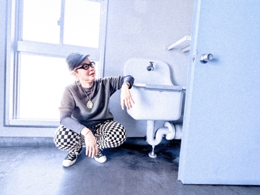 うつみようこが語るメスカリン・ドライヴとYOKOLOCO BAND、これまでとこれから 京都・磔磔『うつみようこ Sing Mescaline Drive』インタビュー