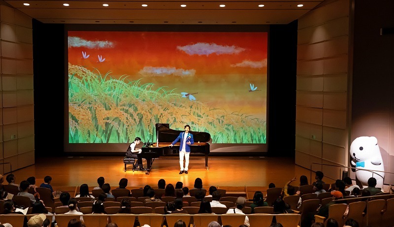 山田耕筰：「赤とんぼ」