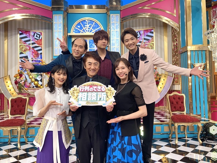 （上段左から）斎藤司、浦井健治、井上芳雄（下段左から）昆夏美、市村正親、ソニン 　(C)NTV