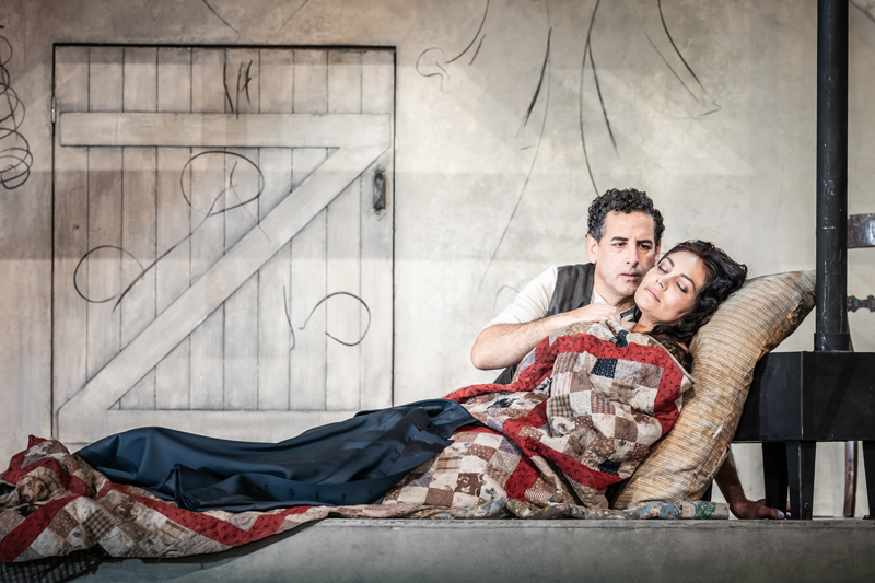 Juan Diego Flórez as Rodolfo and Ailyn Pérez as Mimì in La bohème, The Royal Opera  ©2022 Marc Brenner