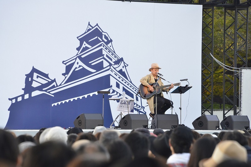 『浜崎貴司 集まれ！ オールクマモト GACHIスペシャル in 熊本城』(C)MICHIHARU BABA / AYAHA FUJII