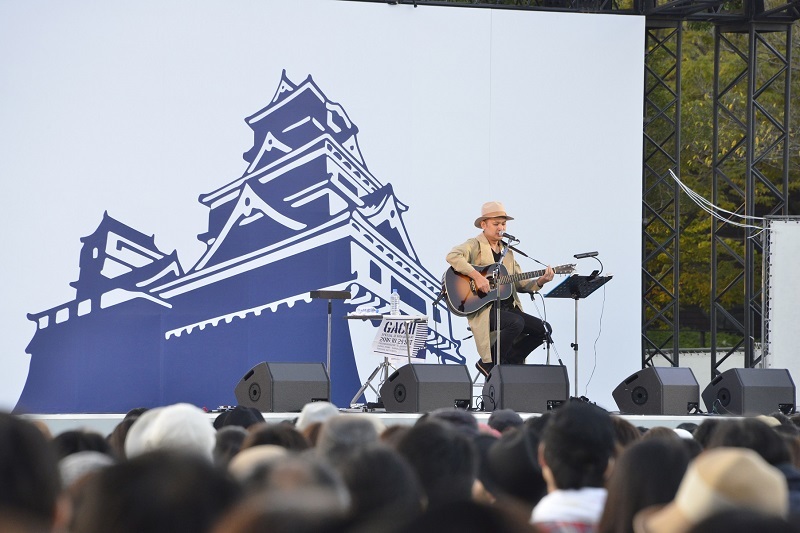 『浜崎貴司　集まれ！ オールクマモト GACHIスペシャル in 熊本城』(C)MICHIHARU BABA / AYAHA FUJII