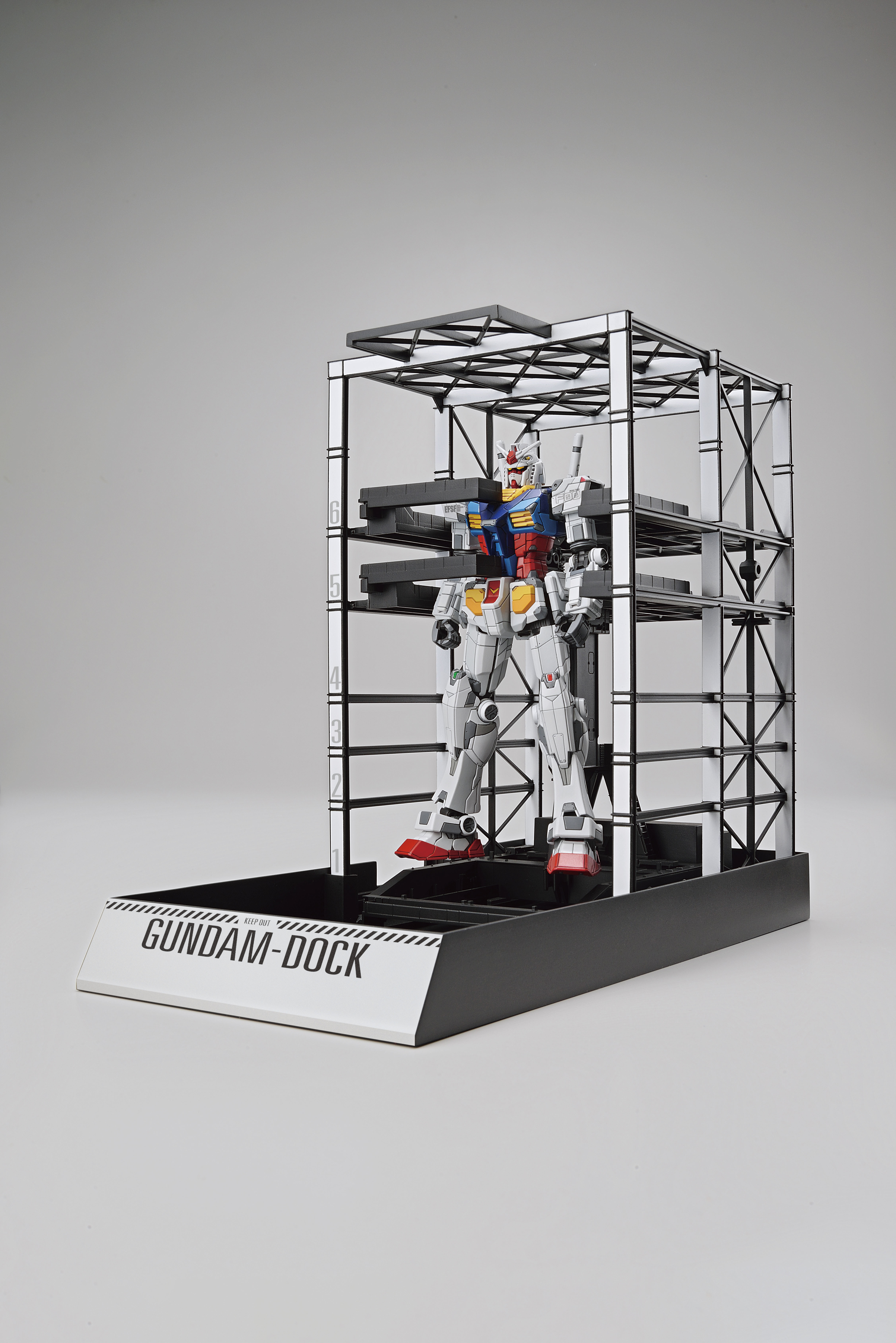 年内公開予定の“動く実物大ガンダム”ガンプラ 『RX-78F00