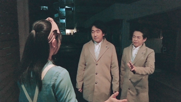 映画『ドロステのはてで僕ら』劇中シーンより。（左から）藤谷理子、本多力、永野宗典。