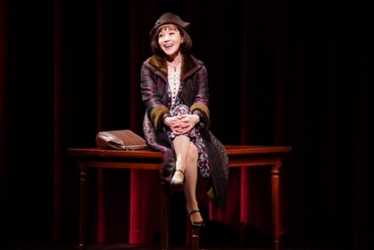 大竹しのぶが煌びやかなショービジネスの夢と苦悩をパワフルに歌い上げる Musical『GYPSY』開幕 ジプシー・ローズ・リーを演じる生田絵梨花の舞台写真も公開  | SPICE - エンタメ特化型情報メディア スパイス