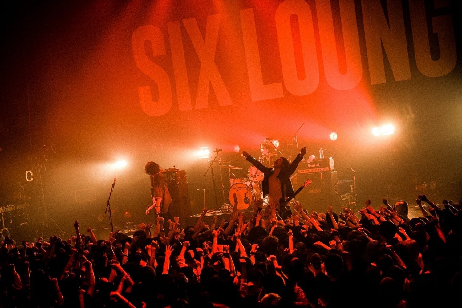 SIX LOUNGE 　撮影＝夏目圭一郎