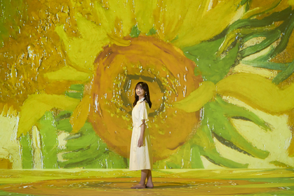 影山優佳（日向坂46）がポスト印象派の世界へ没入　『Immersive Museum TOKYO 2023』日本橋三井ホールにて開幕