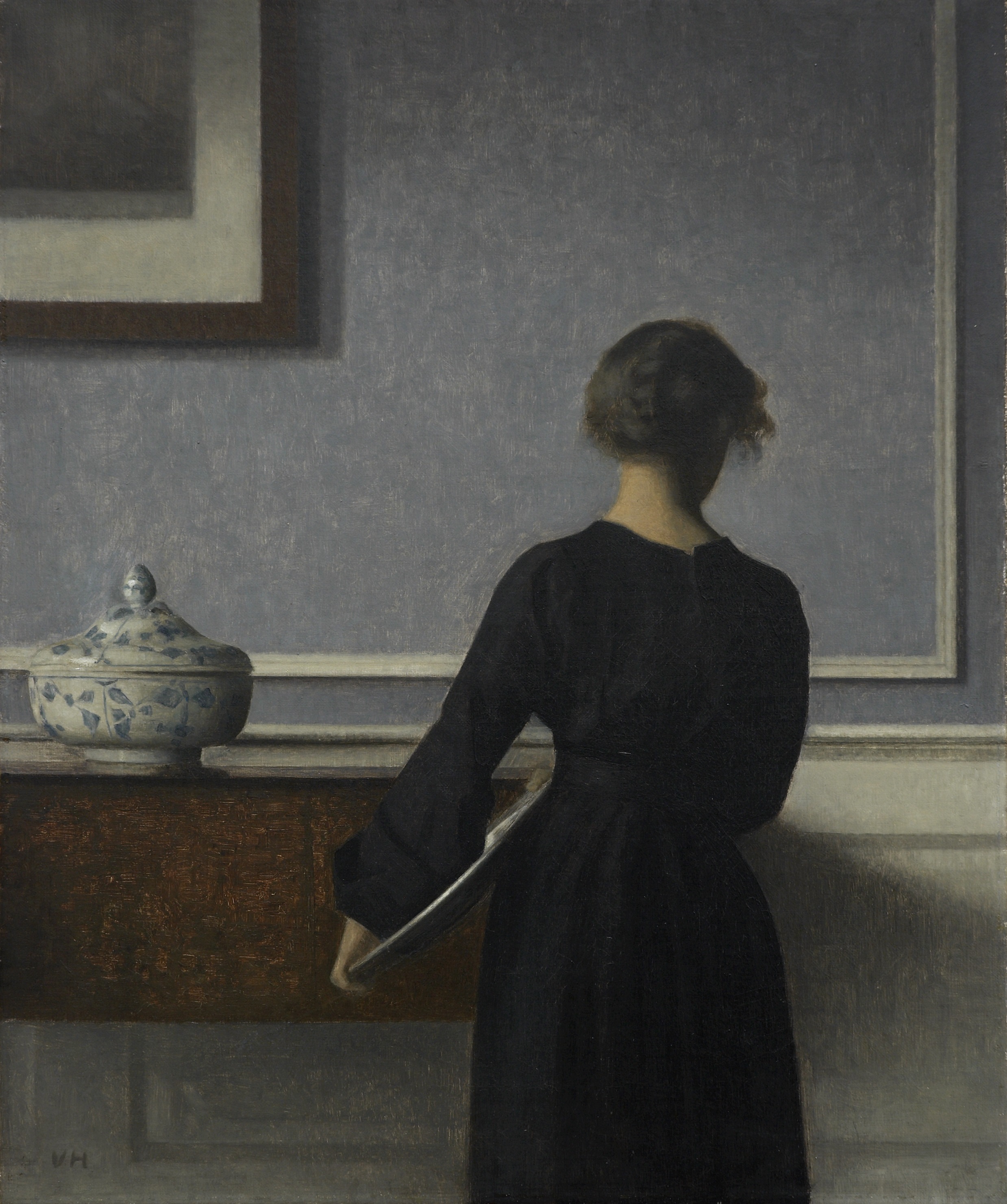 ヴィルヘルム・ハマスホイ 《背を向けた若い女性のいる室内》 1903-04年 ラナス美術館蔵 (C) Photo: Randers Kunstmuseum