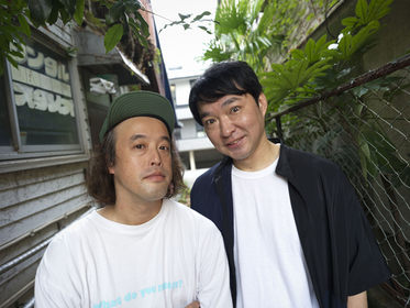 毎年新作コントを作り続けるエレキコミック、第35回発表会『50』公演直前インタビュー～「最後は『75』で終われたらいいかな」