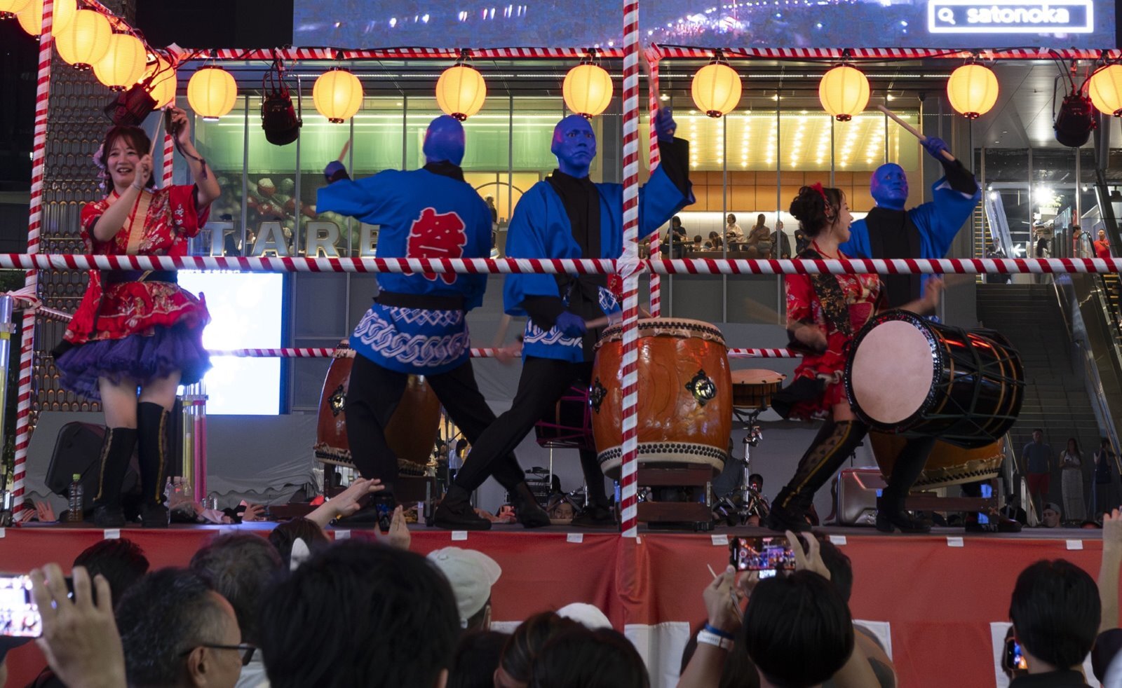 ブルーマングループ『歌舞伎町BON ODORI』