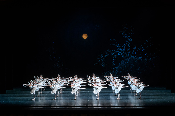 2幕「影の王国」 ©ROH, 2018. Photographed by Bill Cooper