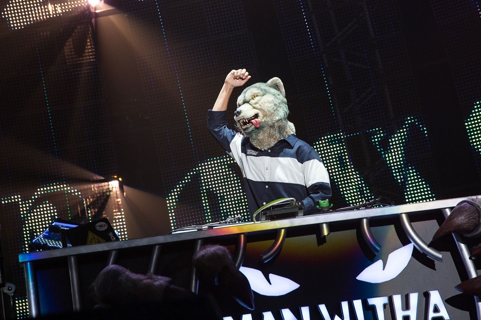 MAN WITH A MISSION 撮影＝Nobuyuki Kobayashi、Daisuke Sakai(FYD inc.)
