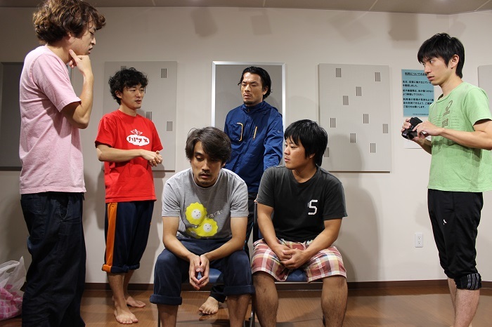 左から奥村徹也、松居大悟、本折最強さとし、目次立樹、東迎昂史郎、善雄善雄