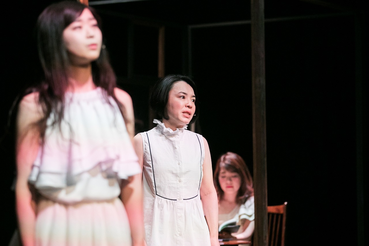 サラダボール『三人姉妹monologue』（2021年） 　撮影：加藤晋平