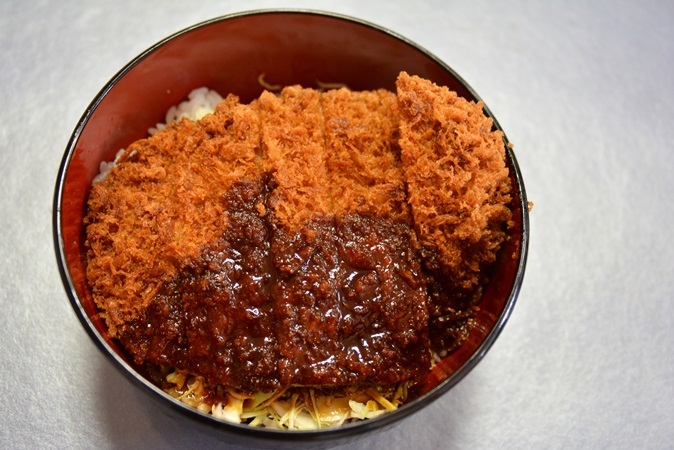 三元豚のみそかつ丼（850円）