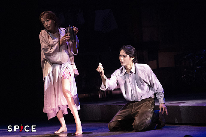観る者の心を震わせる唐十郎の傑作戯曲を、宮沢りえ、磯村勇斗らが熱演　舞台『泥人魚』がいよいよ開幕