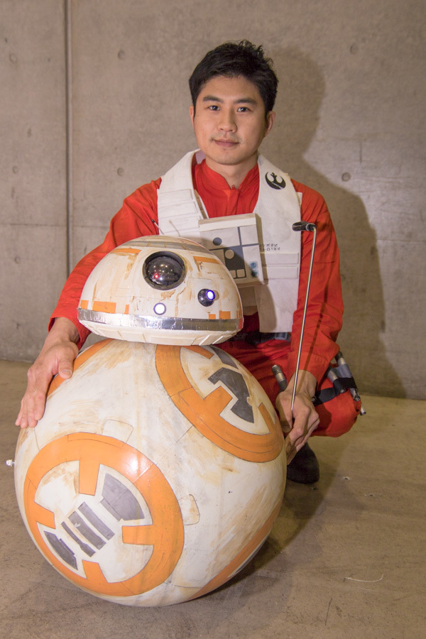 反乱軍パイロットとBB-8