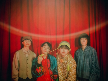 クジラ夜の街、新曲は“背中を押さない”メッセージソング