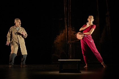 振付家・舞踊家の伊藤郁女と俳優・笈田ヨシによるダンス・シアター　KAAT DANCE SERIES 2021『Le Tambour de soie 綾の鼓』上演決定