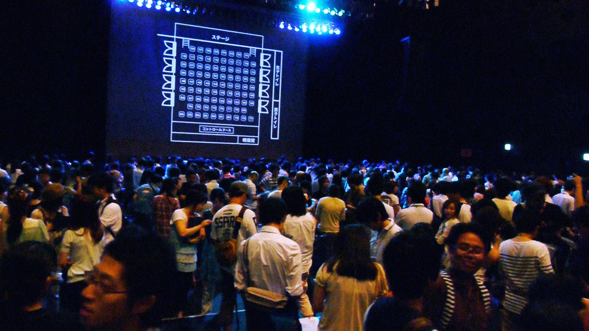 過去の大規模リアル脱出ゲームの様子 （C）SCRAP