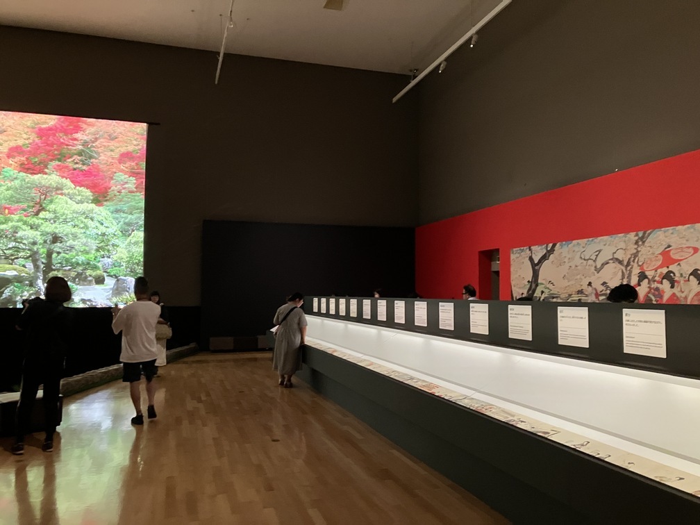 《千代田の大奥》の展示風景。全40図が描かれた本作を、会期中に場面替えを行い、存分に鑑賞できるようにしている