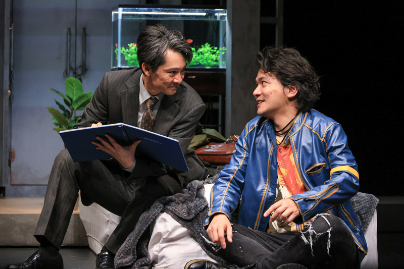 デカローグ10　ある希望に関する物語（右から）竪山隼太、石母田史朗 　撮影：宮川舞子