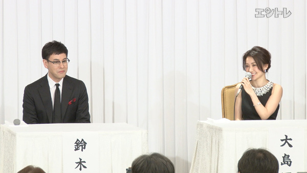 舞台「美幸」制作発表で話す鈴木浩介と大島優子