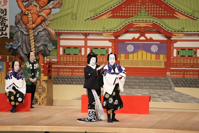 十三代目市川團十郎白猿襲名披露と八代目市川新之助初舞台の歌舞伎座