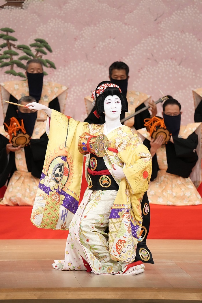 『男女道成寺』（令和4年9月大阪松竹座）             （C)松竹