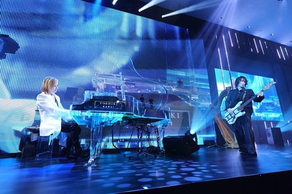 YOSHIKI、ディナーショー16公演でトータル8000人を動員　最終公演ではX JAPANのHEATHとの共演も