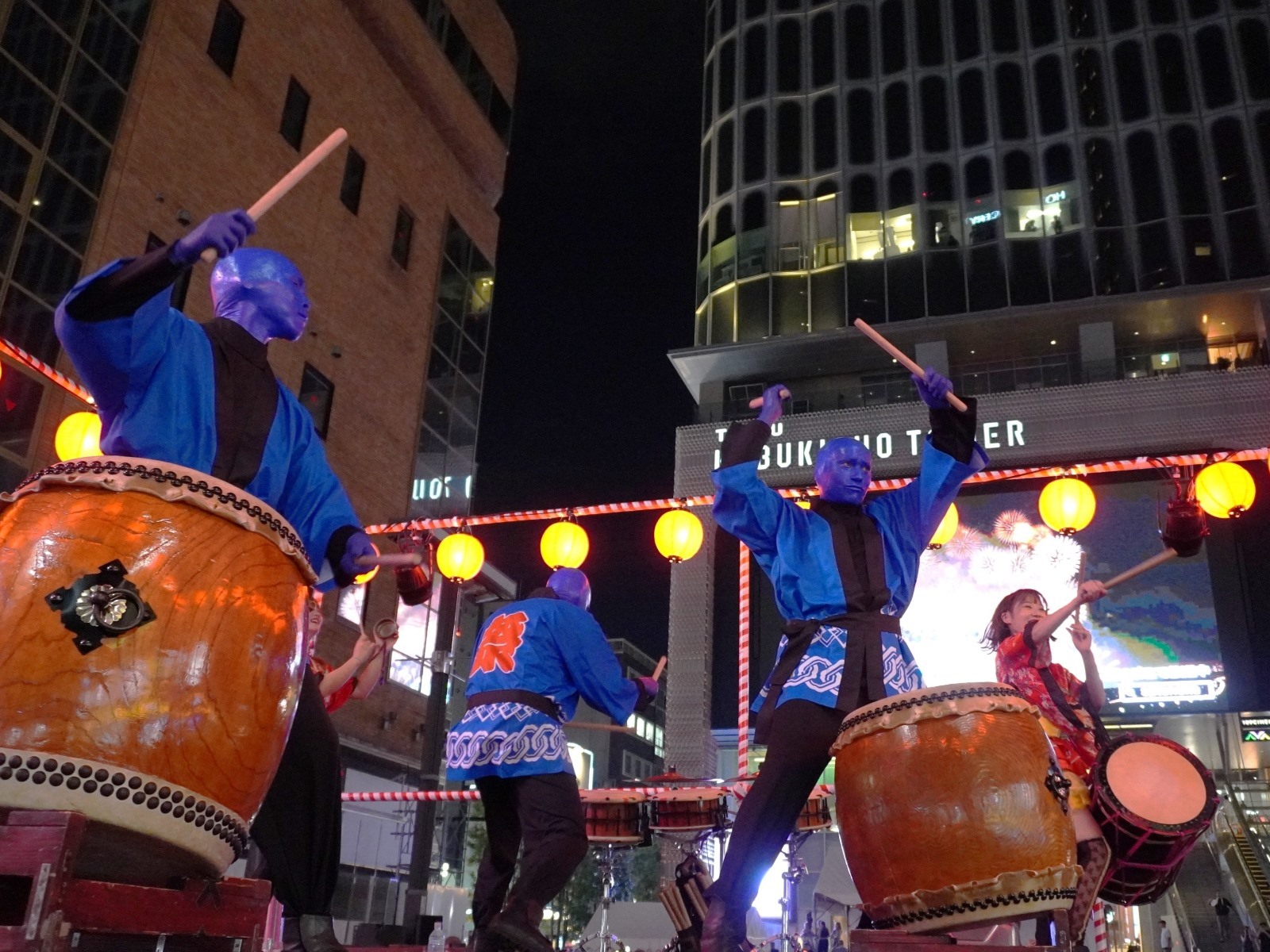 ブルーマングループ『歌舞伎町BON ODORI』