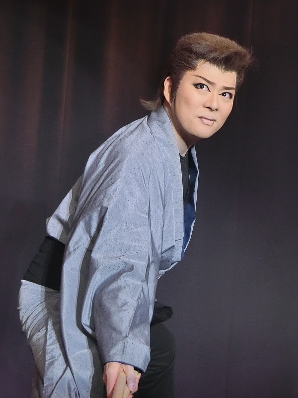 劇団新・龍新座長