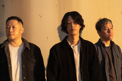 GRAPEVINE、“クズでどうしようもない男”の通夜に集う13人の怒れる女性たちが登場する新曲「どあほう」MV公開　主人公は山田真歩演じる“最後の妻”