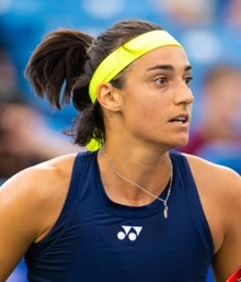 シングルスでは2022年のWTAファイナルズで優勝。女子ダブルスでは全仏で2度の優勝経験がある