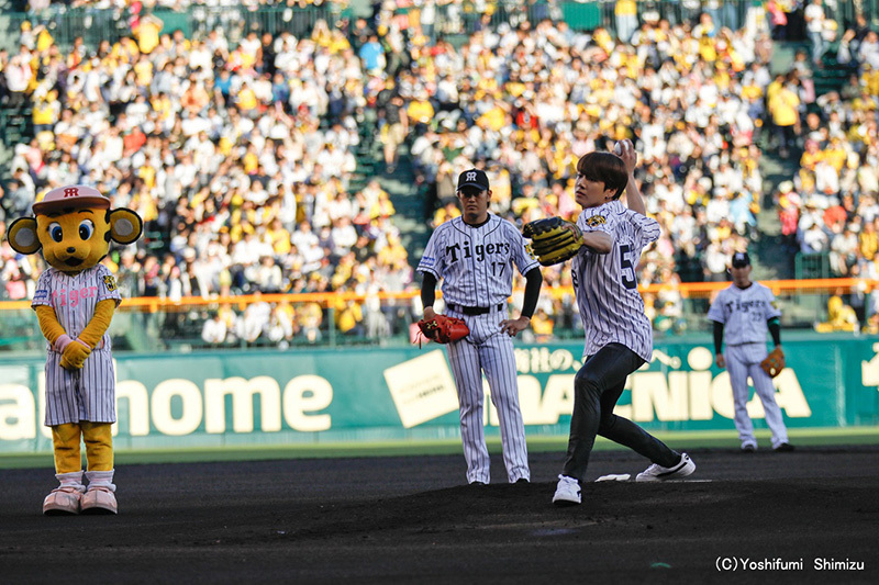 画像 防弾少年団 Bts が大阪城ホール 吉本新喜劇 阪神甲子園球場で防弾旋風を巻き起こす の画像3 4 Spice エンタメ特化型情報メディア スパイス