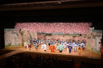 京都・南座にて、三年ぶりに『都をどり』を上演　大ざらえにて舞妓・芸妓らが華麗な舞を披露