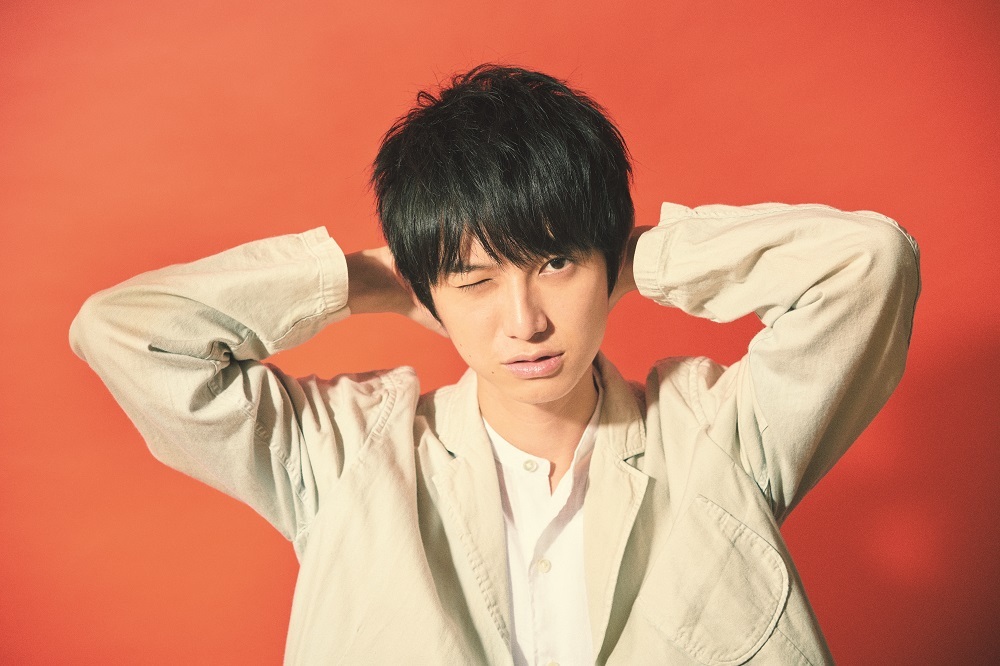 『本郷奏多カレンダー2019 -Color of Kanata-』収録カット 7月 （C)SDP