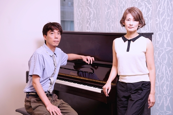 （左から）イーガル、池上直子　撮影：大洞博靖
