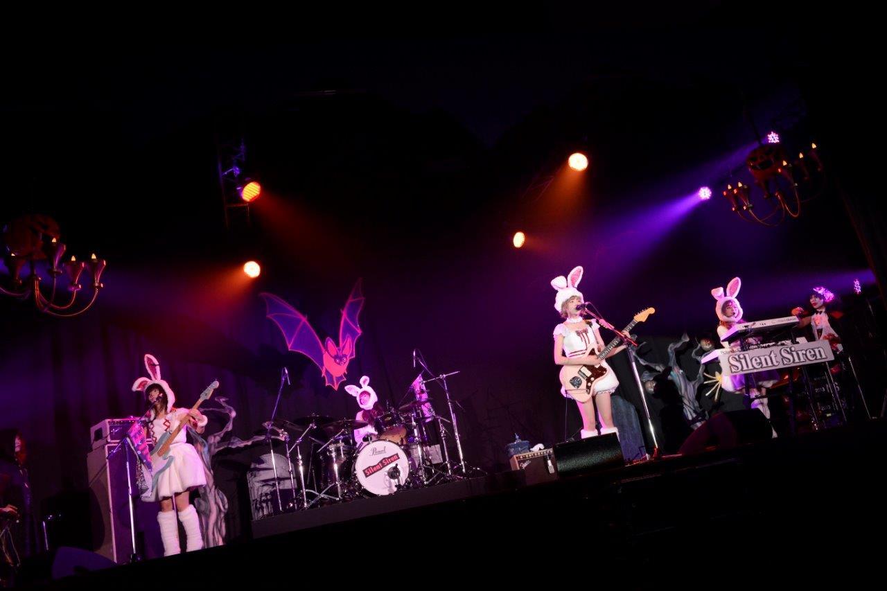 silent siren /（カメラマン）今元秀明、緒車寿一、田中和子