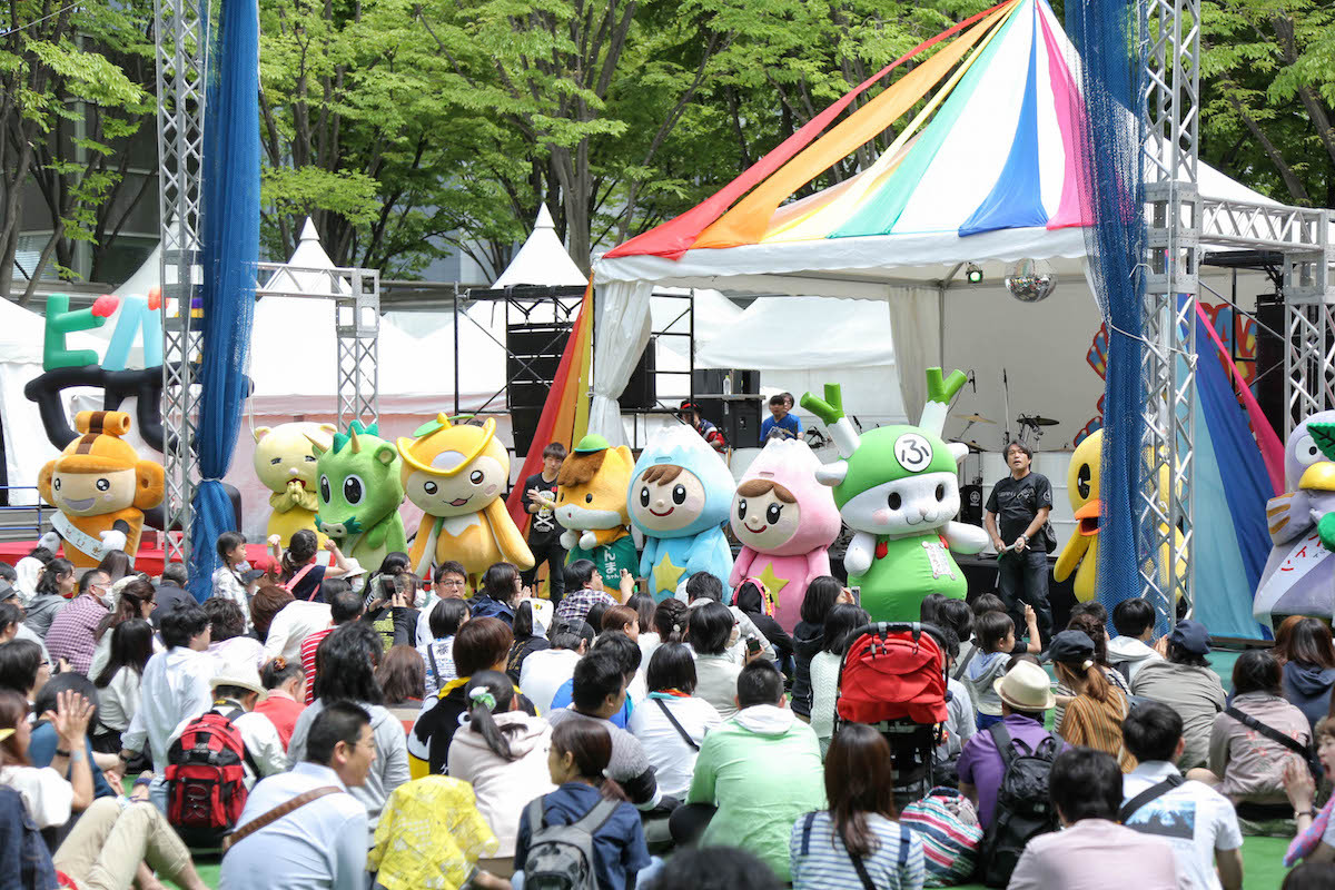 ゆるキャラショーは毎回ちびっこ、家族連れで賑わう