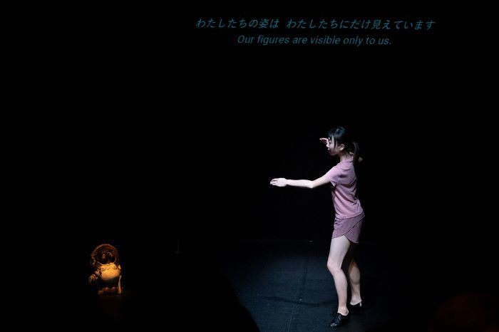  松本奈々子、西本健吾／チーム・チープロ KYOTO EXPERIMENT 2021 AUTUMN『京都イマジナリー・ワルツ』。