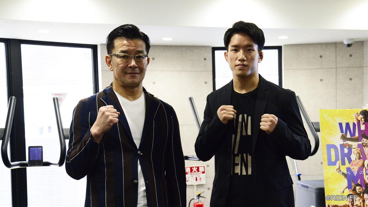 榊原信行CEOと朝倉海が記者会見を行い、10月12日（土）の『RIZIN.19』に朝倉海が参戦することが発表された