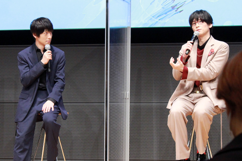 （左から）鈴木拡樹、荒牧慶彦  