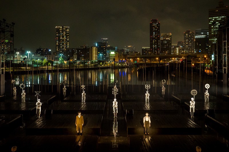 維新派『透視図』　photo:Yoshikazu Inoue