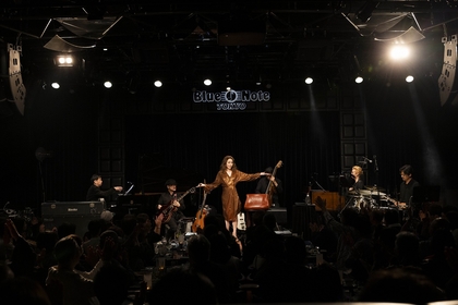 JUJU、デビュー20周年イヤーのJAZZ LIVEは“秋に始まる恋”をテーマに選曲　ブルーノート東京で6日間12公演を完走