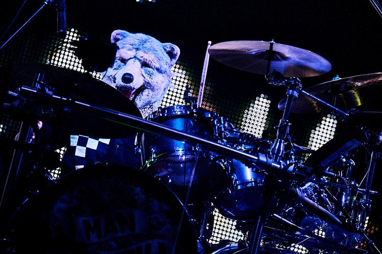 MAN WITH A MISSION 撮影＝酒井ダイスケ